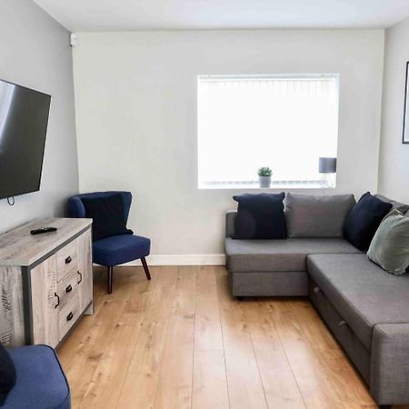 Comfortable And Convenient 3 Bedroom House With Parking Handsworth 外观 照片