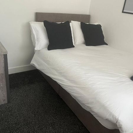 Comfortable And Convenient 3 Bedroom House With Parking Handsworth 外观 照片