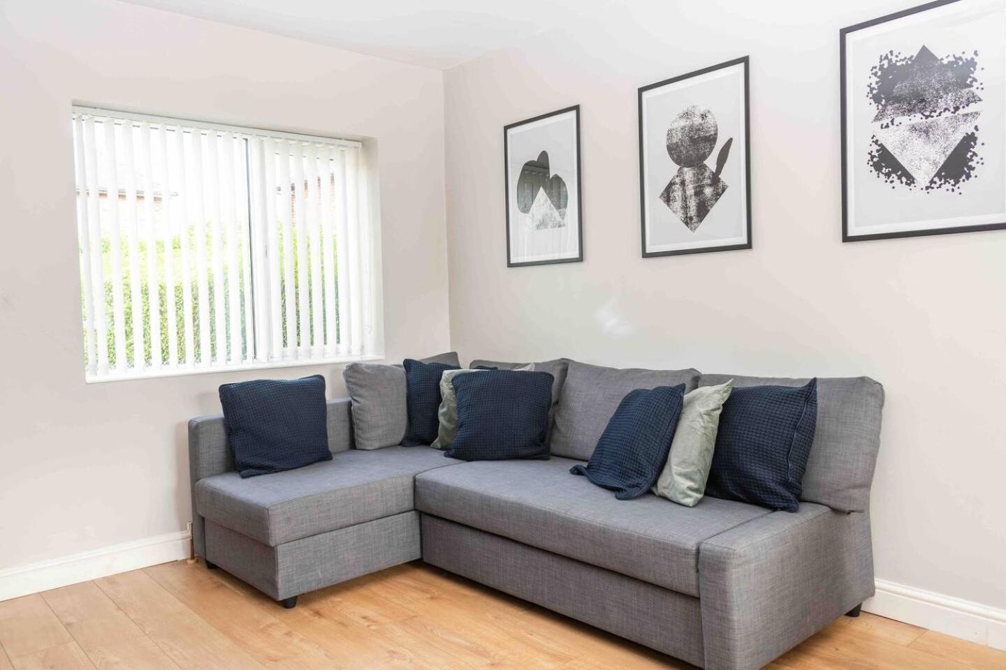 Comfortable And Convenient 3 Bedroom House With Parking Handsworth 外观 照片