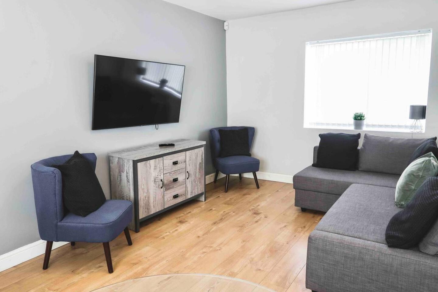 Comfortable And Convenient 3 Bedroom House With Parking Handsworth 外观 照片